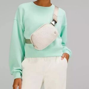 Lululemon Athletica Textured Fleece Ivory Everywhere  Belt Bag